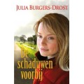 De schaduwen voorbij, Julia Burgers-Drost